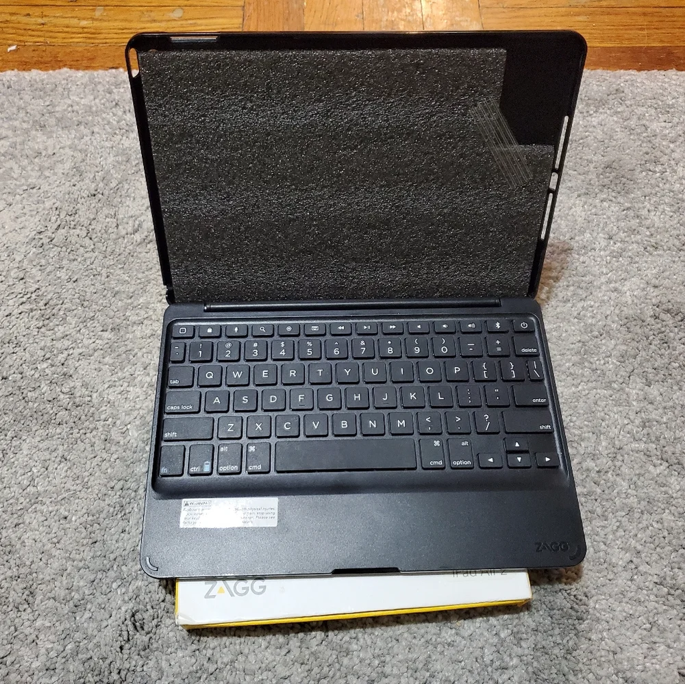 Tablet keyboard case